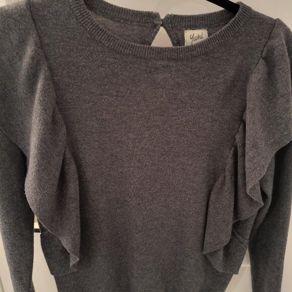 Sweaters - ✨‎ 3 for $15 SALE ✨YUMI Knitwear Sz Small wood blend Sweater  - Gray